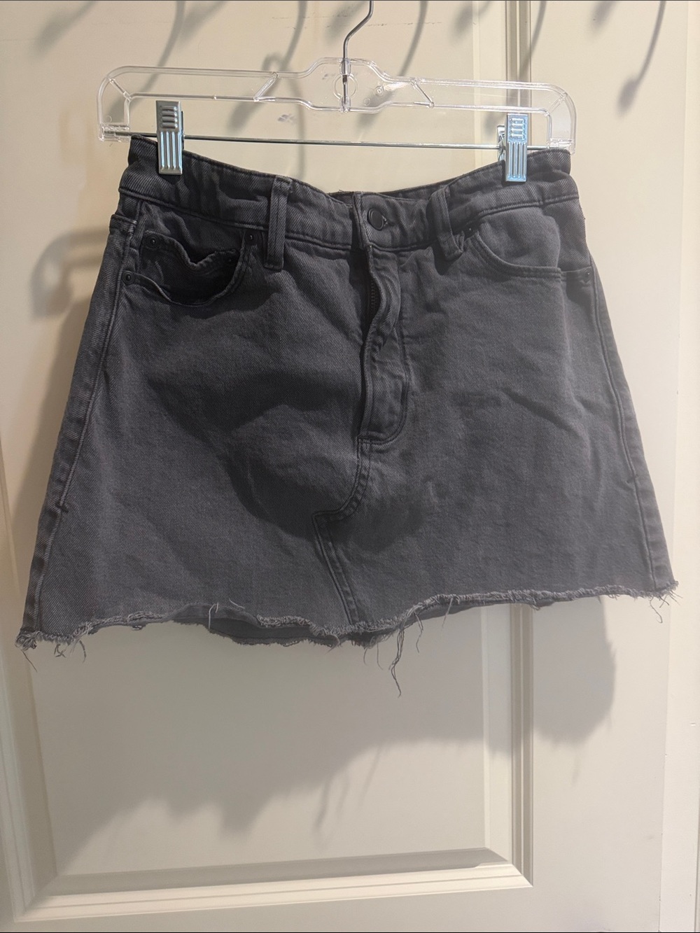 Good American Charcoal Black Raw-Hem Denim Mini Skirt